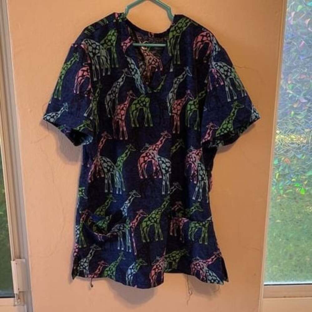 Giraffe Print Scrub Top - V-Neck, Short Sleeve, Fun Animal Pattern